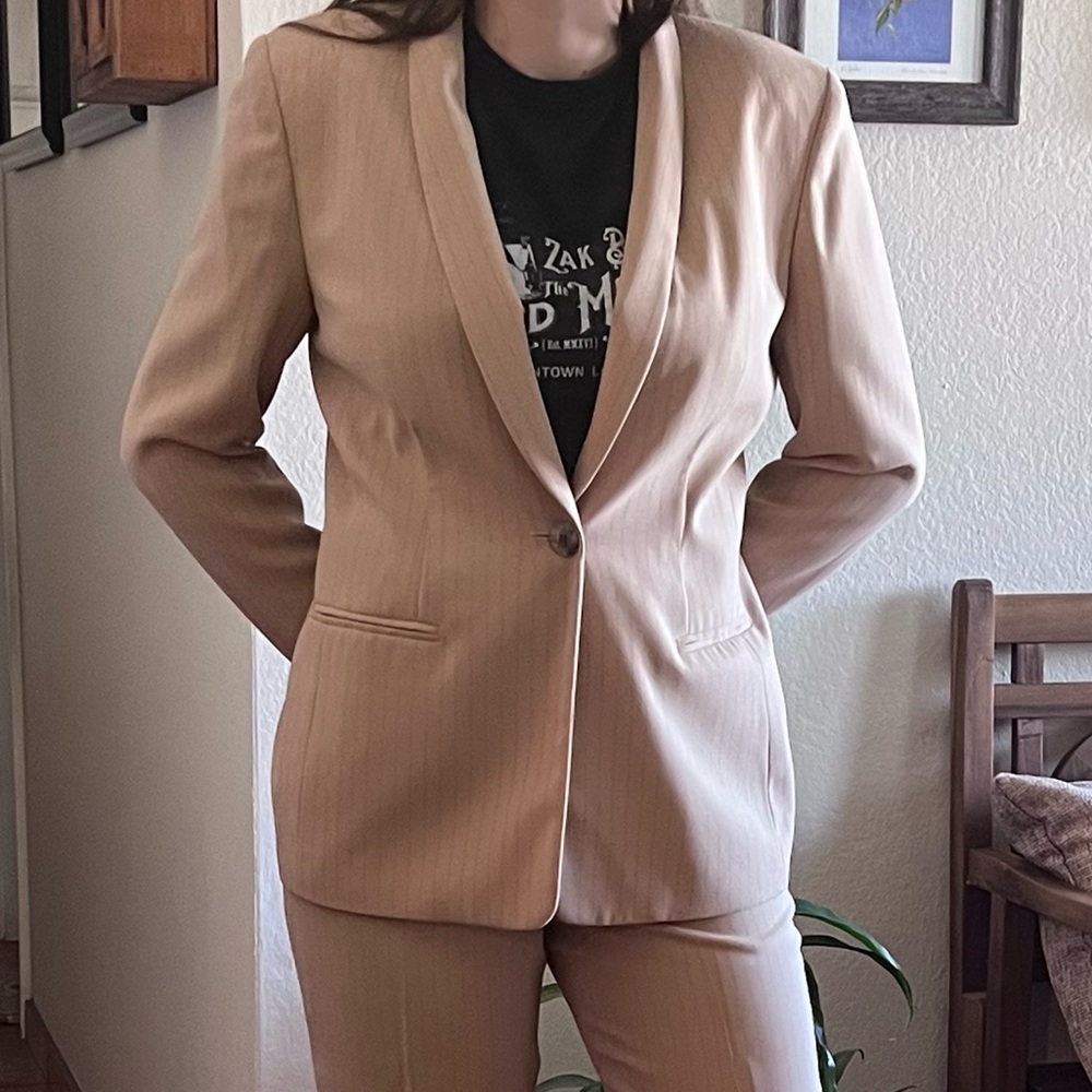 Jones New York Suit Petite One-Button Blazer. Size 6P, Tan with Black Stripes - Picture 16 of 16